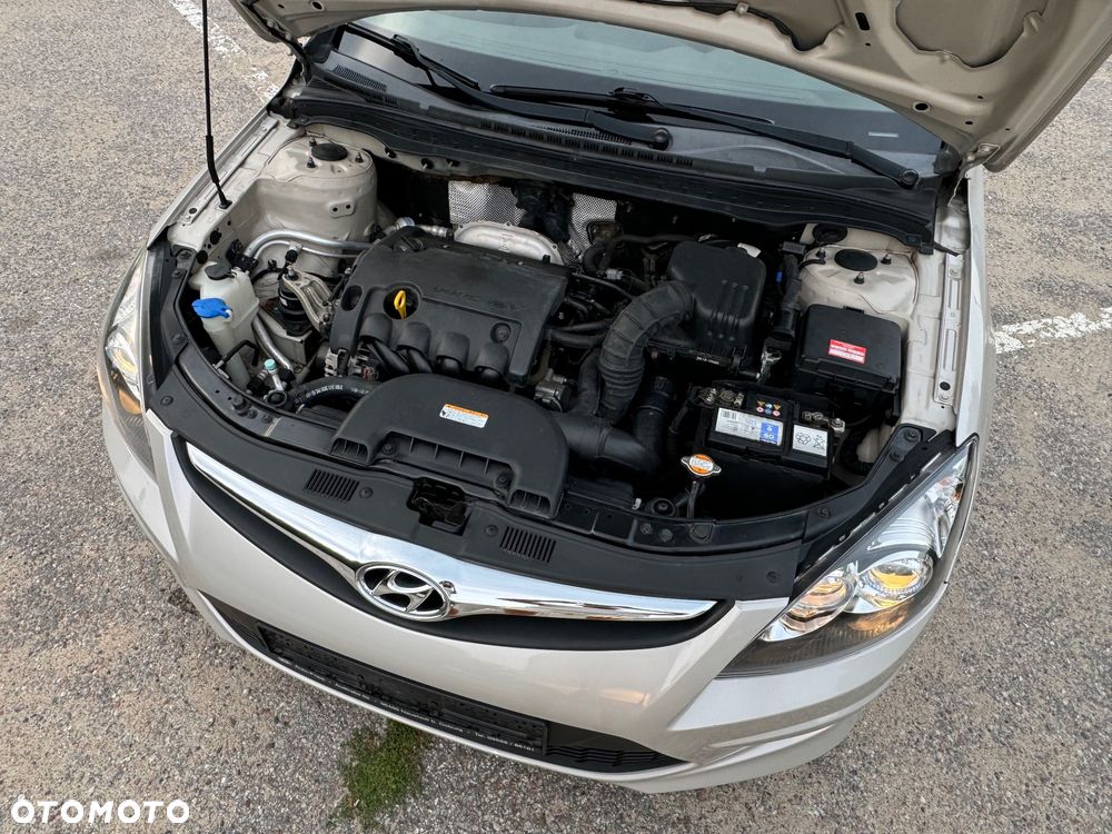 Hyundai i30 1.4 Team 08 - 27