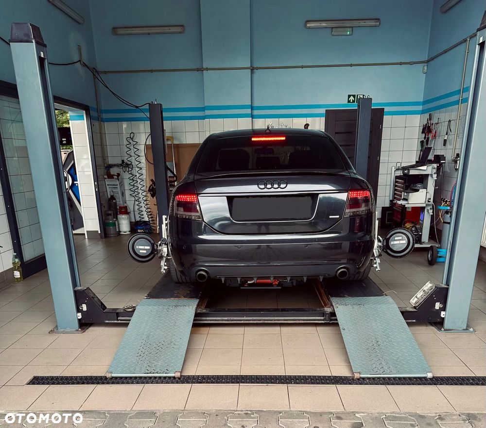 Audi A6 Limousine 3.2 FSI Quattro Tiptronic - 10