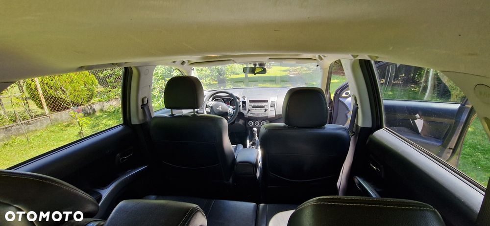 Mitsubishi Outlander 2.2 DID Instyle - 9