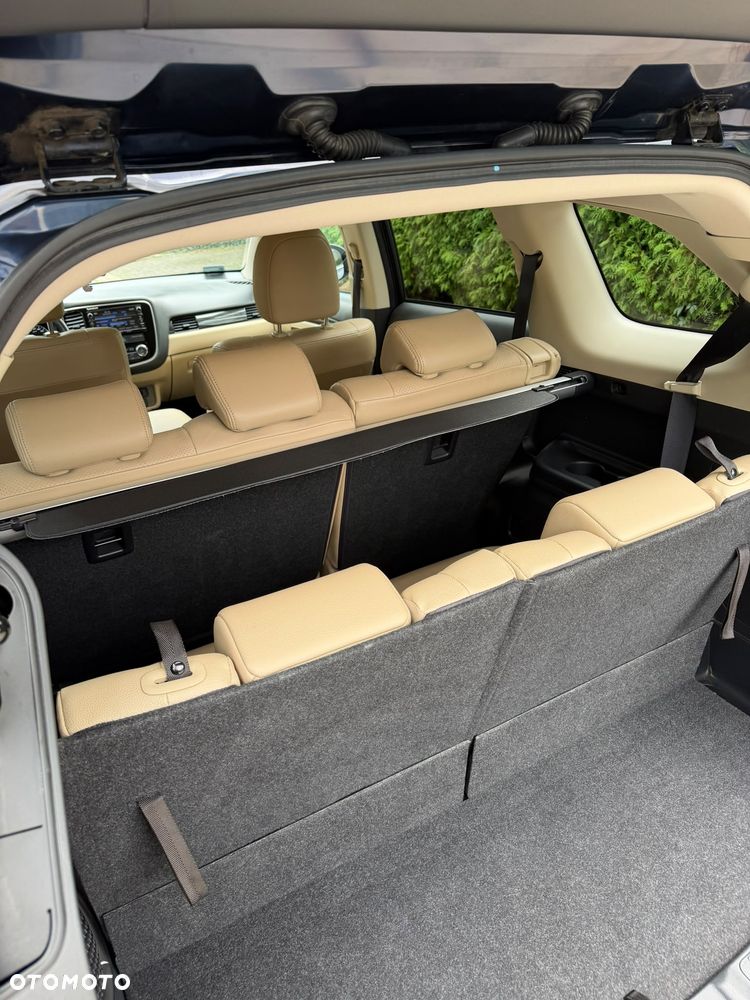 Mitsubishi Outlander 2.0 Instyle + 4WD CVT - 14