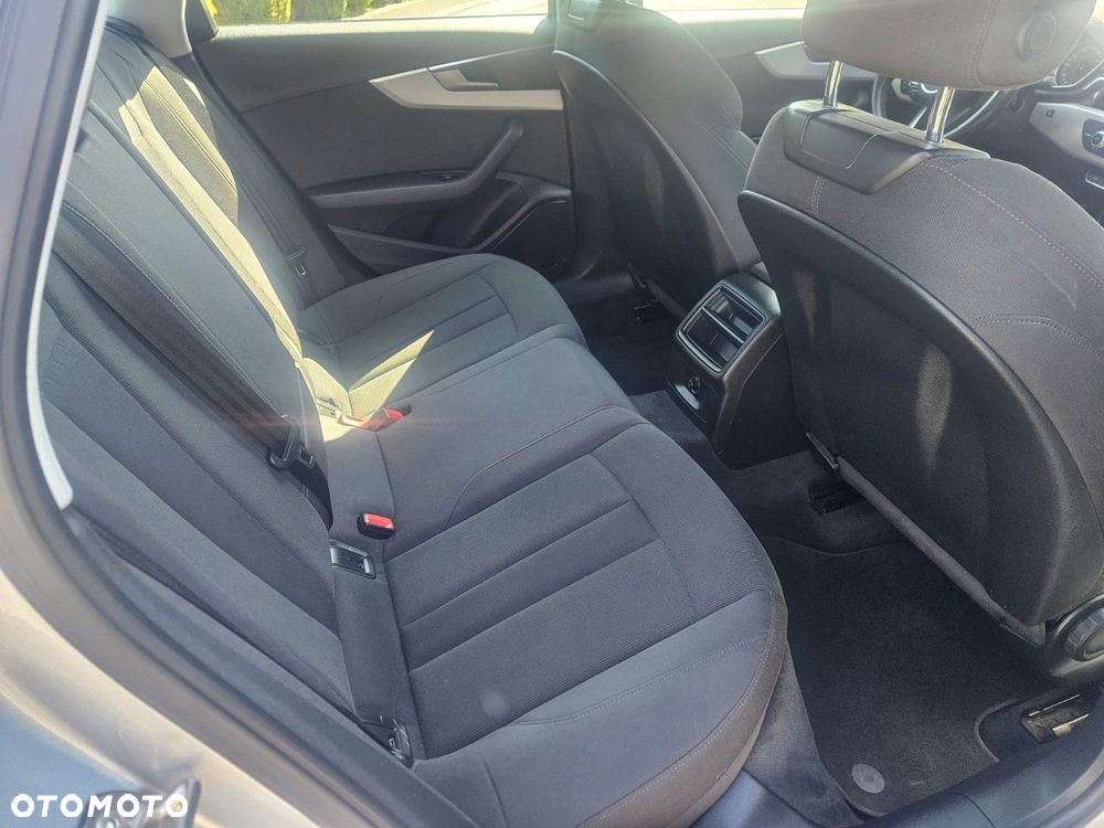 Audi A4 Avant 2.0 TDI - 11