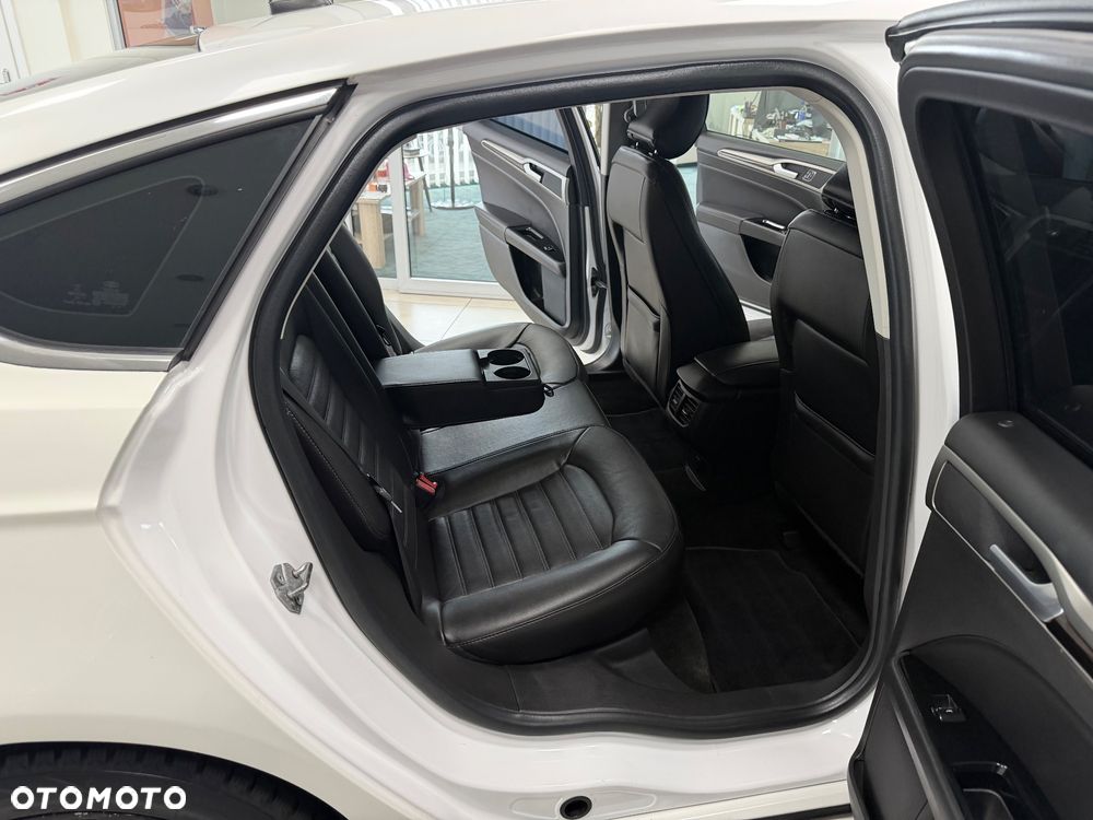 Ford Fusion - 23