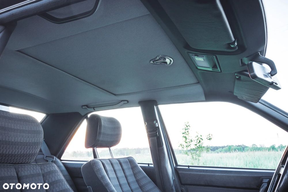 Mercedes-Benz W201 (190) - 15