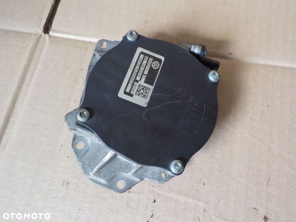VW GOLF V 1.6 TDI POMPA VACUM 03L145100B - 2