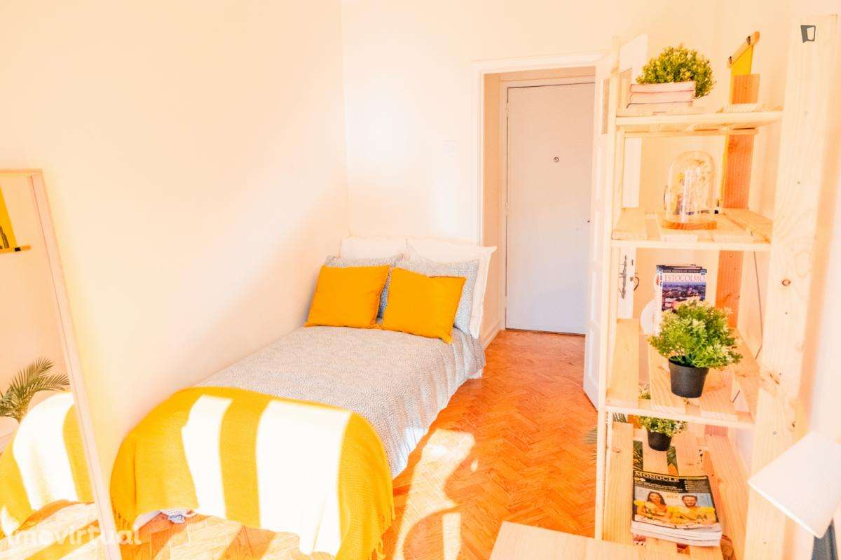 Quarto - localizado em Roma-Areeiro Lisbon - Grande imagem: 4/11
