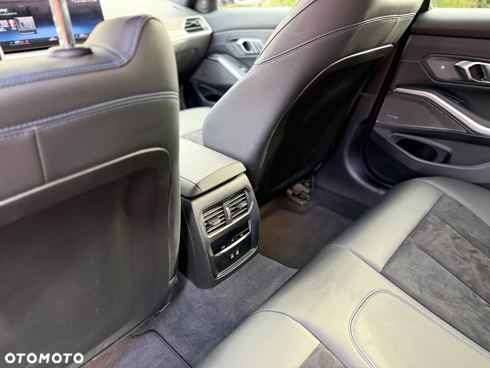 BMW Seria 3 320d xDrive M Sport sport - 22