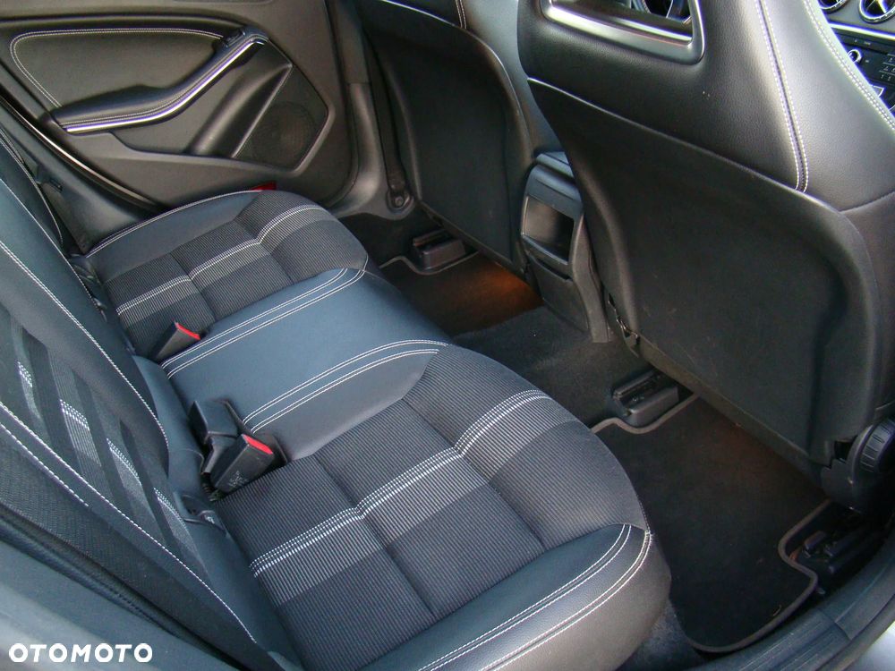 Mercedes-Benz CLA - 30