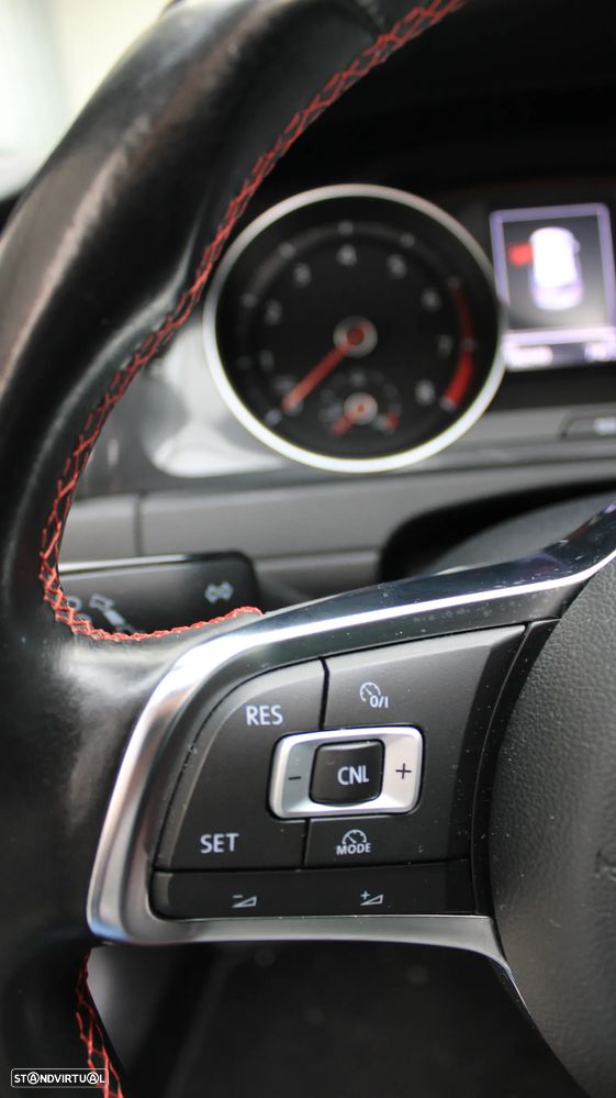 VW Golf GTI Performance BlueMotion - 38