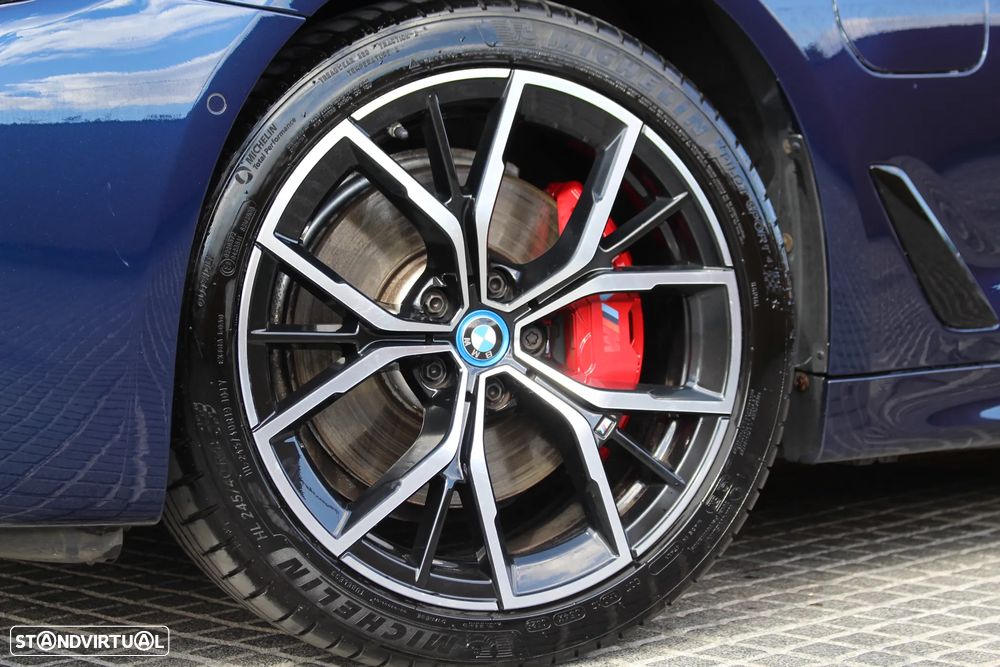 BMW 520 e Pack M - 4
