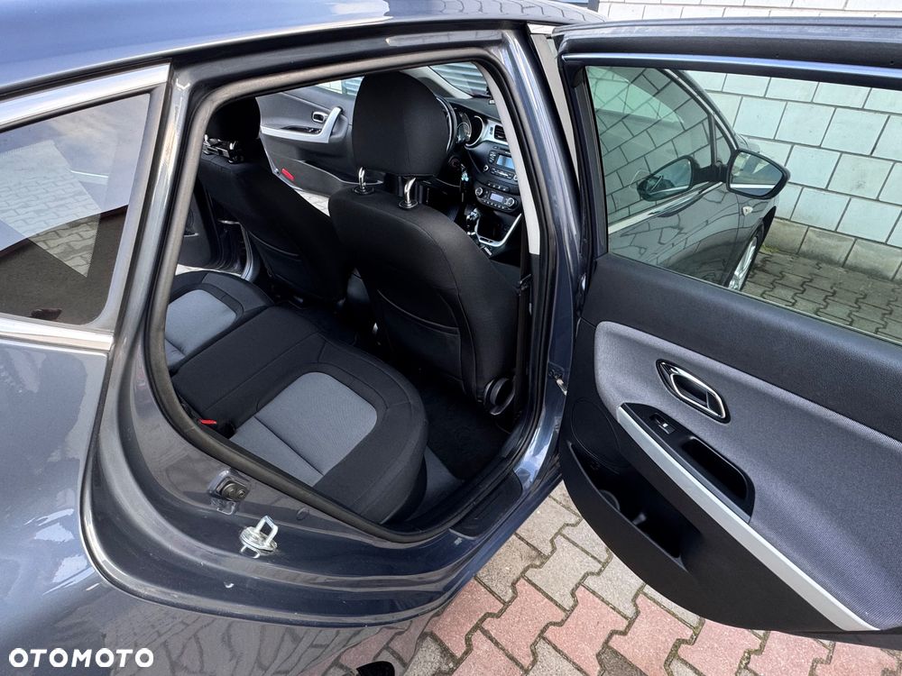 Kia Ceed 1.6 GDI Spirit - 24