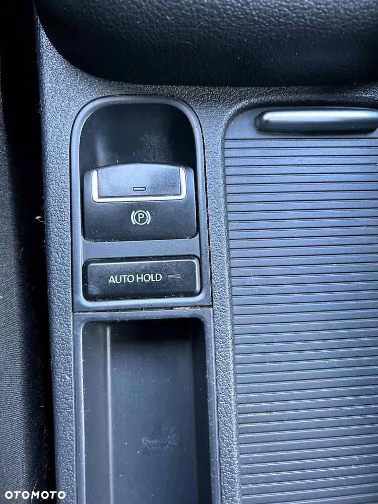 Volkswagen Tiguan - 24