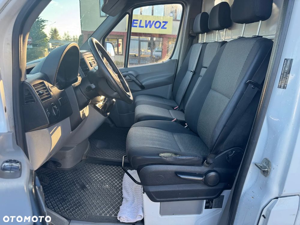 Mercedes-Benz Sprinter - 16
