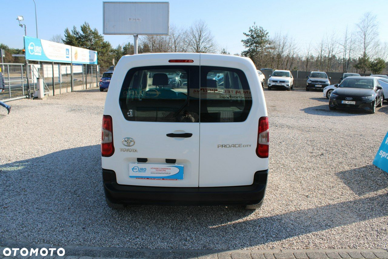 Toyota Proace City - 7