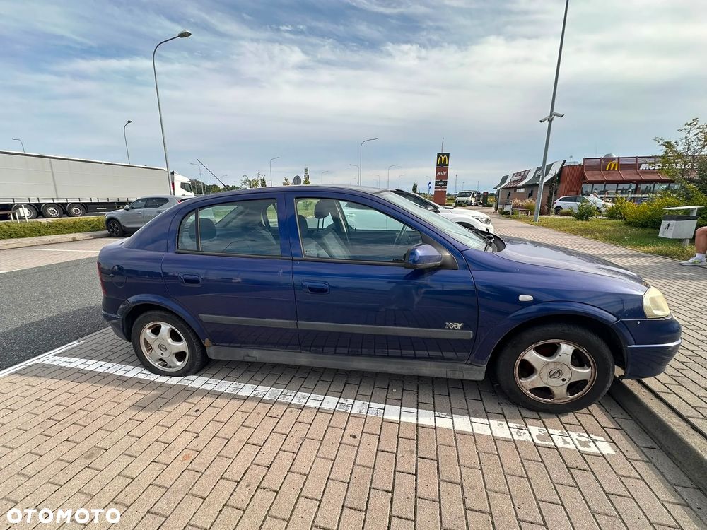 Opel Astra 1.6 NJoy - 4