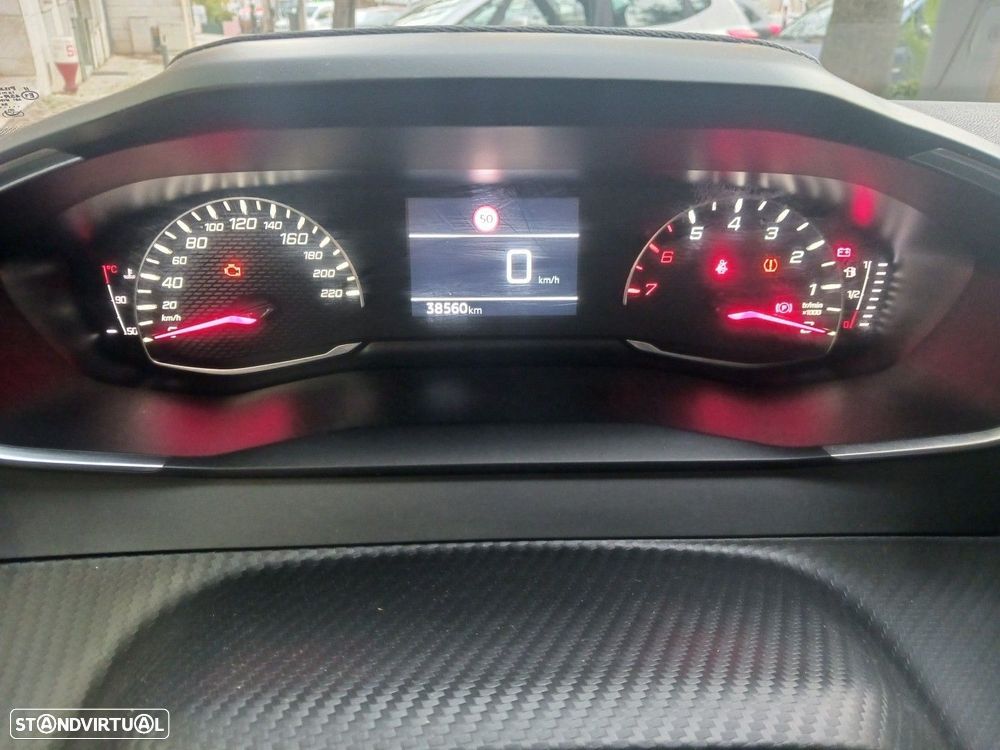 Peugeot 2008 1.2 PureTech Active Pack - 12