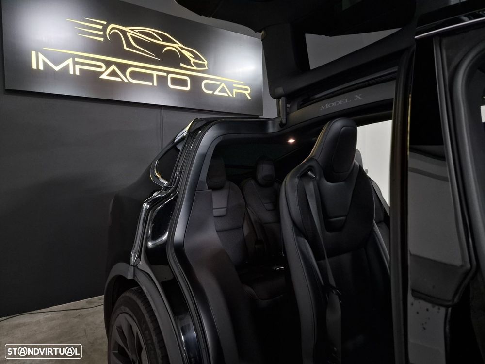 Tesla Model X 90D - 37