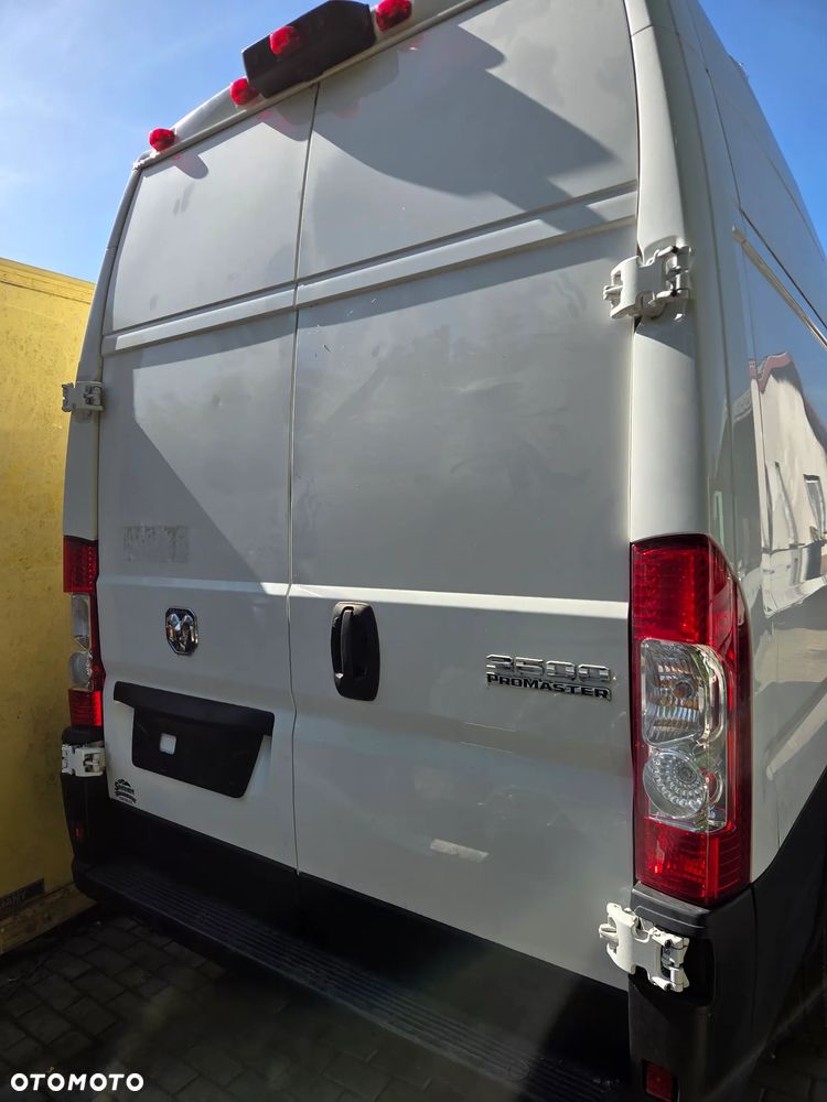 RAM PROMASTER 3500 - 4