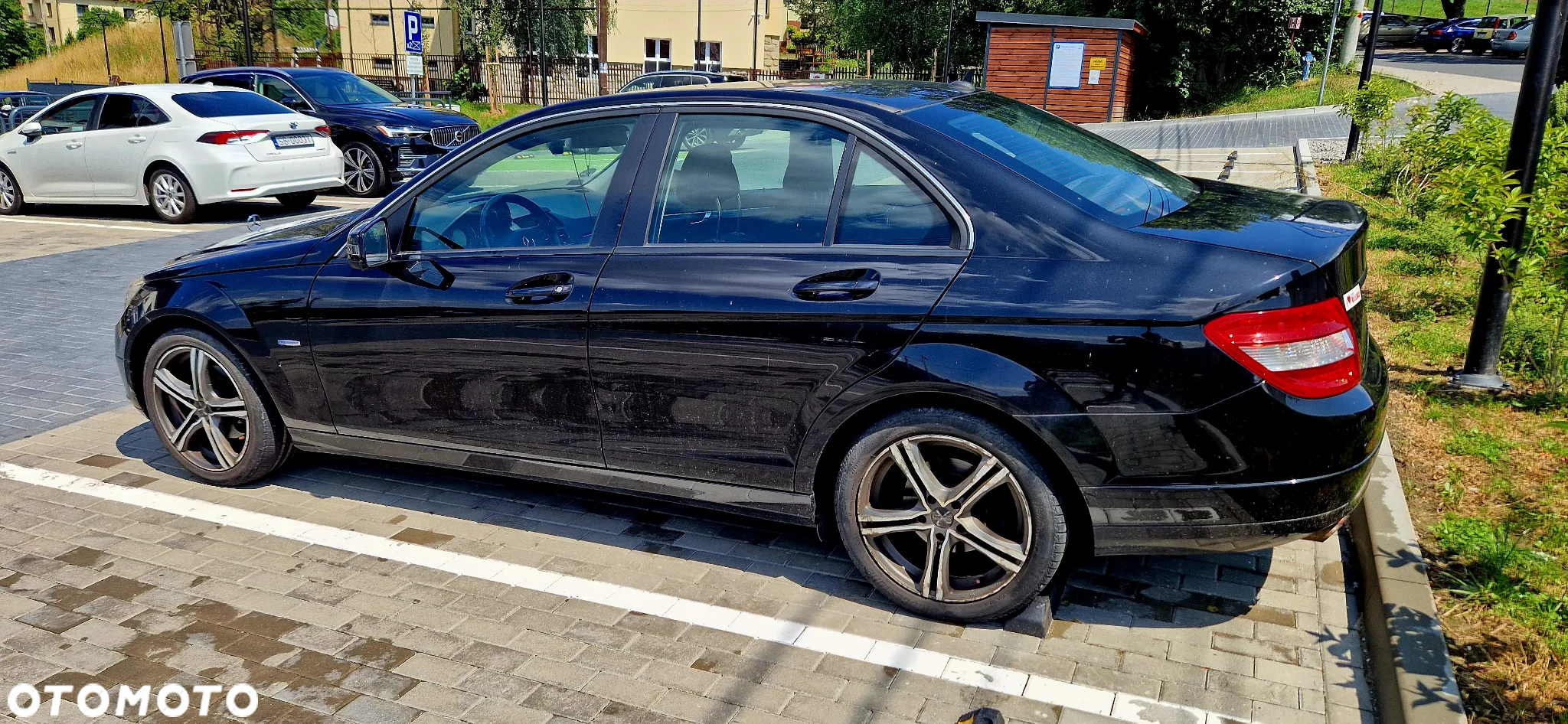 Mercedes-Benz Klasa C 180 CGI Automatik BlueEFFICIENCY - 3