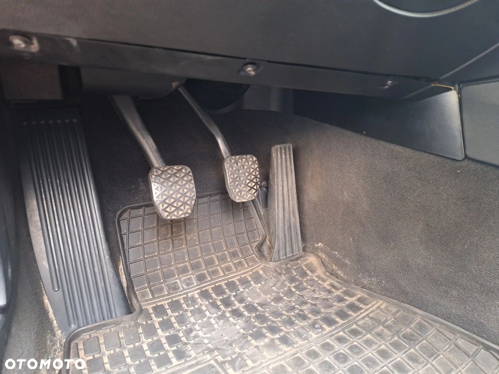 BMW Seria 3 318d - 25