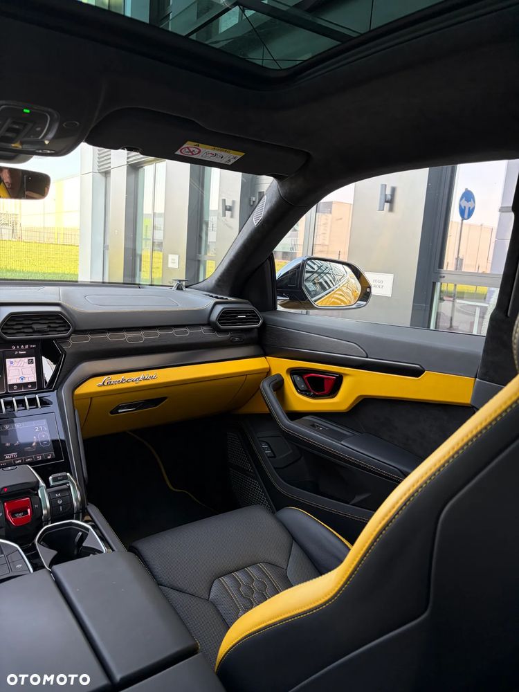 Lamborghini Urus - 26
