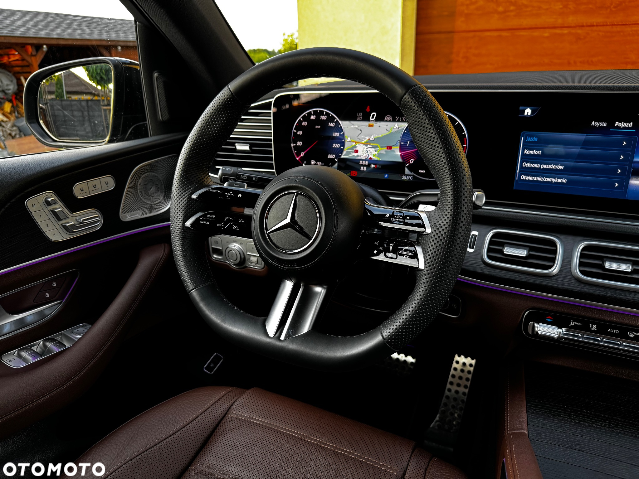 Mercedes-Benz GLS - 27