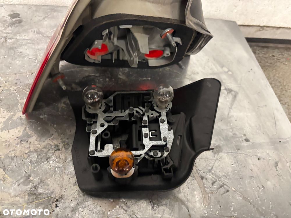 BMW E46 KABRIO LAMPA PRAWY TYL TYLNA - 6