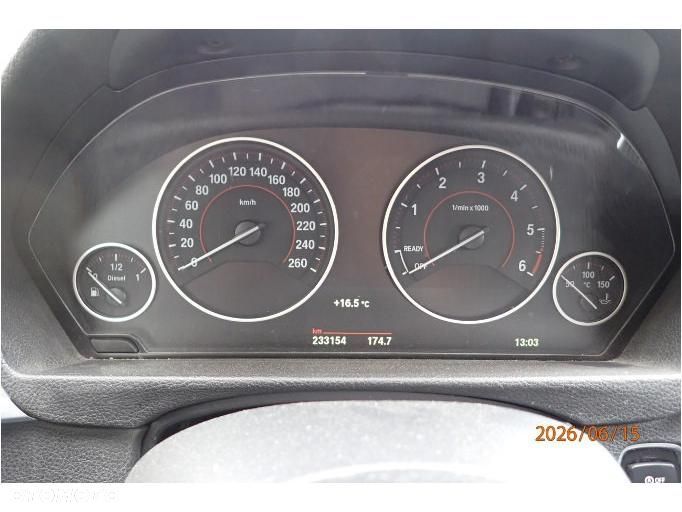 BMW Seria 3 320d xDrive Sport Line - 31