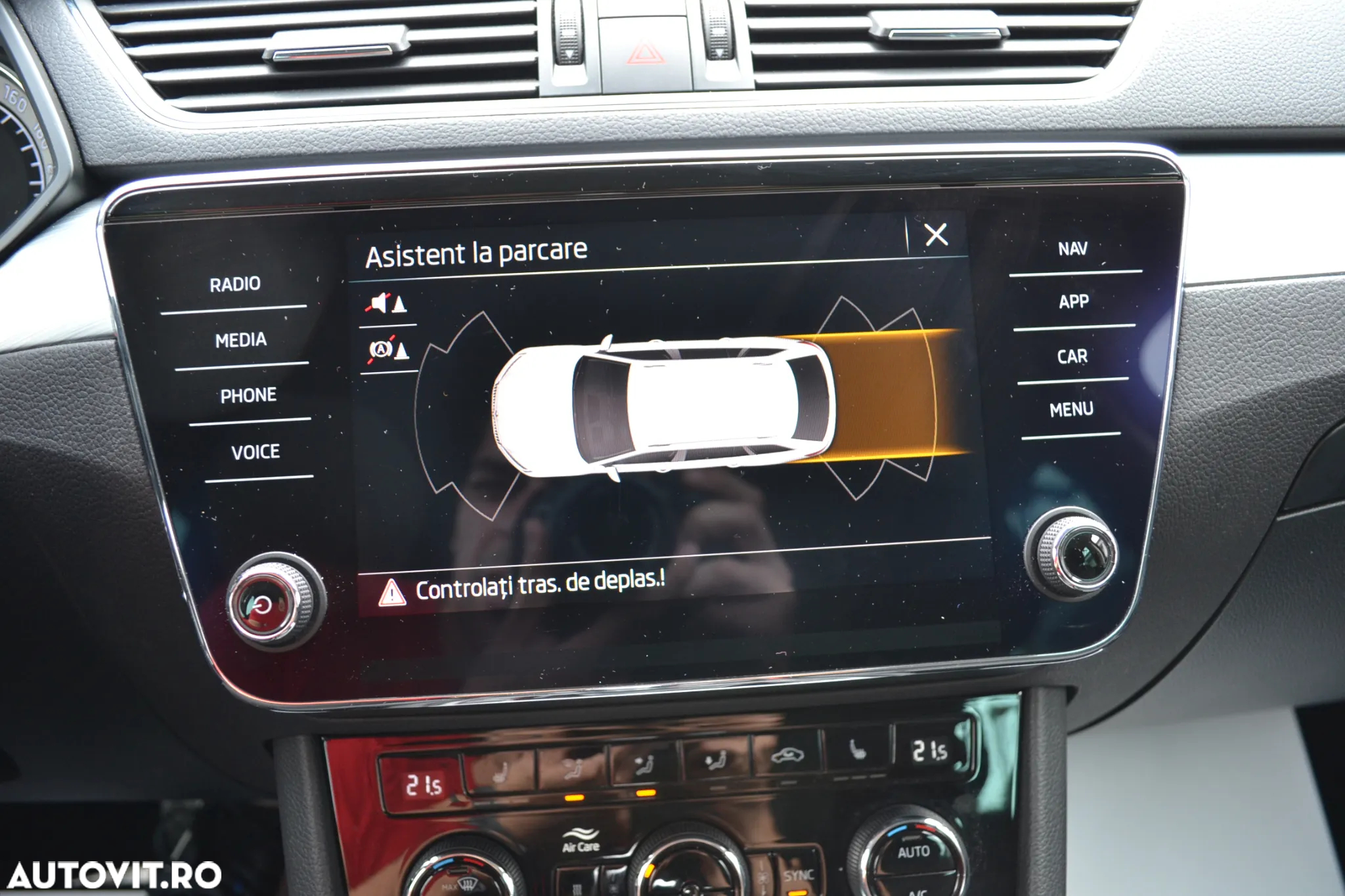 Skoda Superb 2.0 TDI 4x4 DSG Ambition - 25