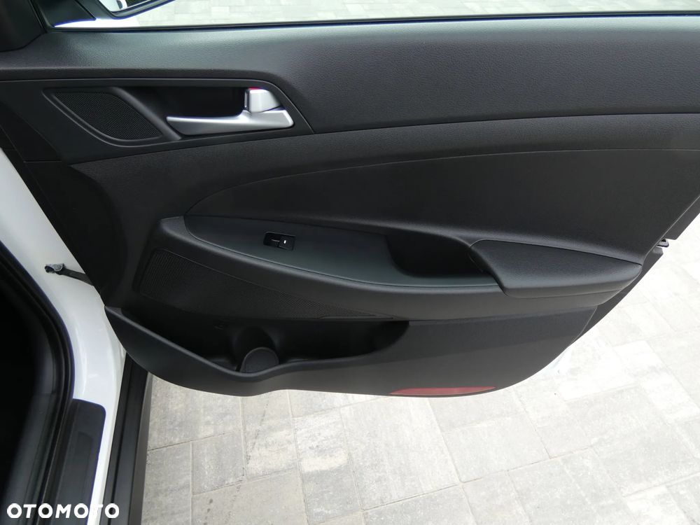 Hyundai Tucson 1.6 GDI BlueDrive Design 2WD - 34