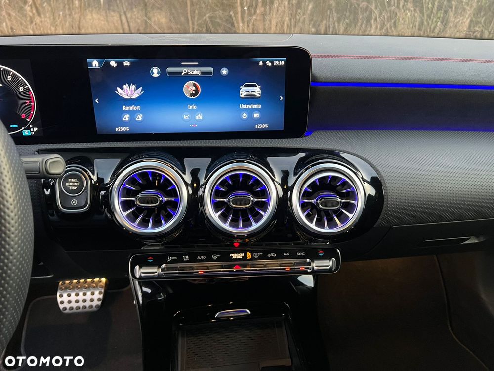 Mercedes-Benz CLA - 22