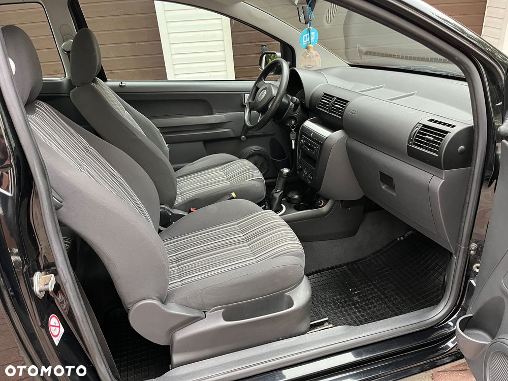 Volkswagen Fox 1.2 - 8