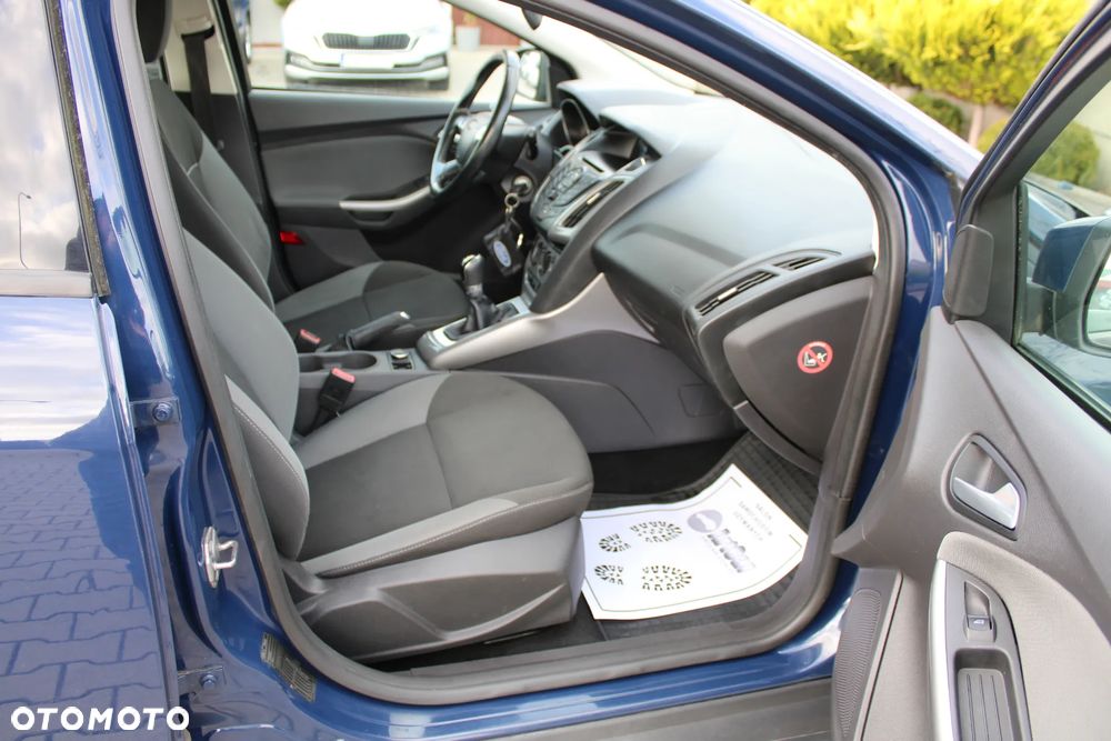 Ford Focus 1.6 Ambiente - 27