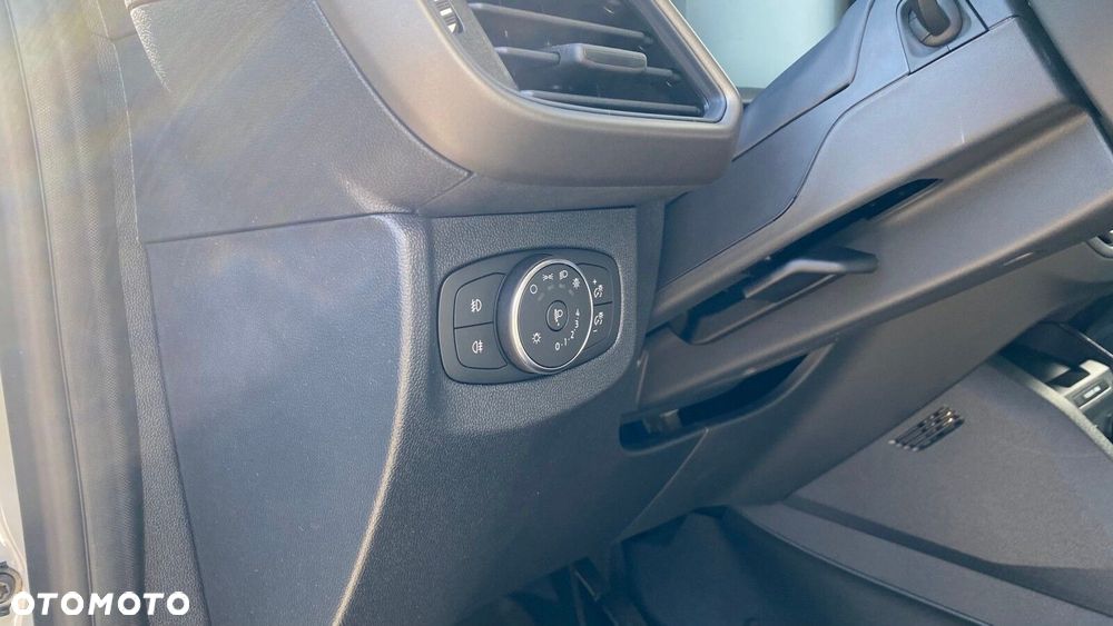 Ford Transit Courier - 25