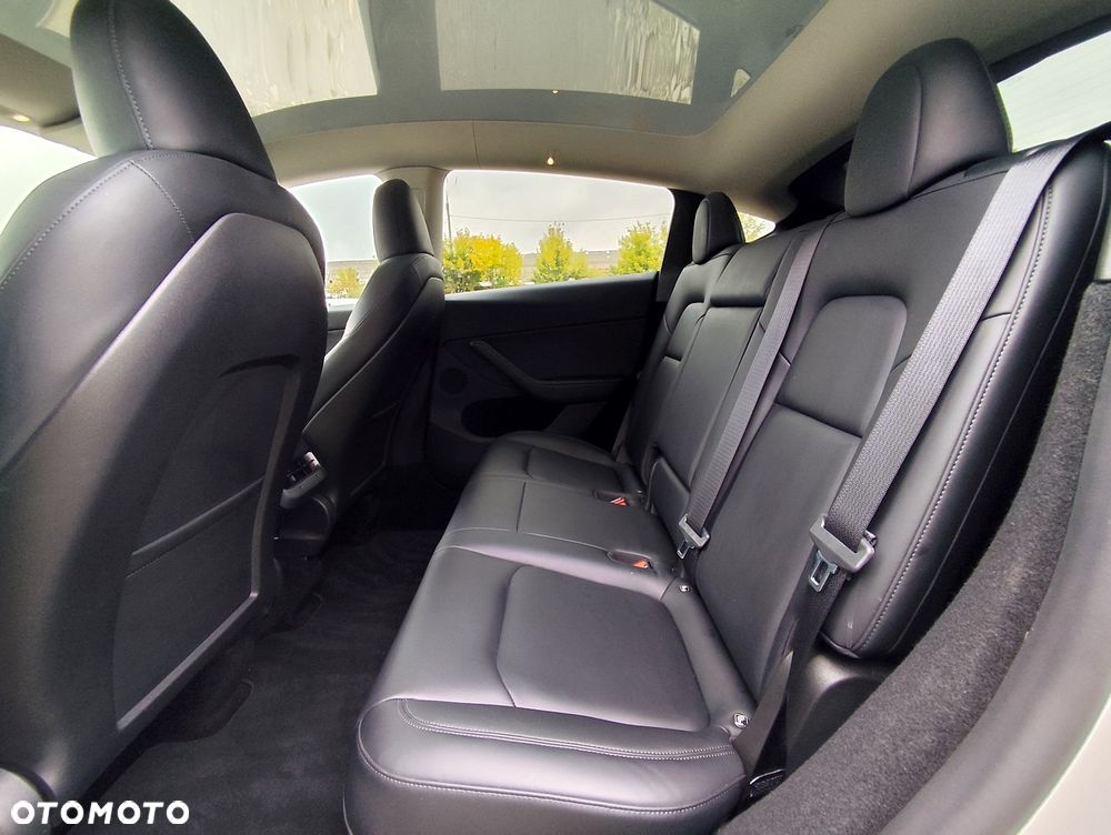 Tesla Model Y RWD - 8