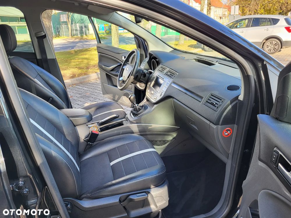 Ford Kuga 2.0 TDCi 2x4 Titanium - 17