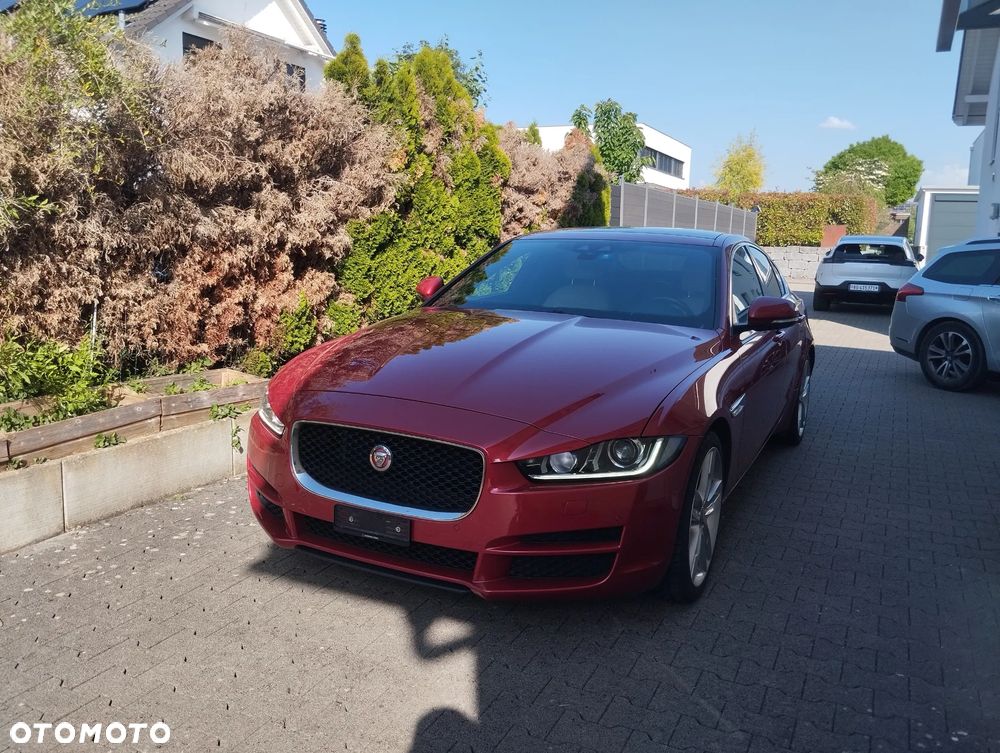Jaguar XE 20t R-Sport - 39