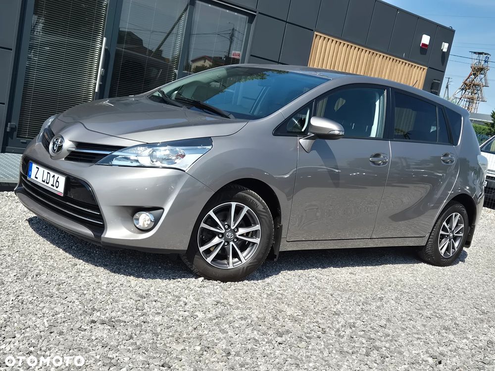 Toyota Verso 1.6 D-4D Prestige - 4