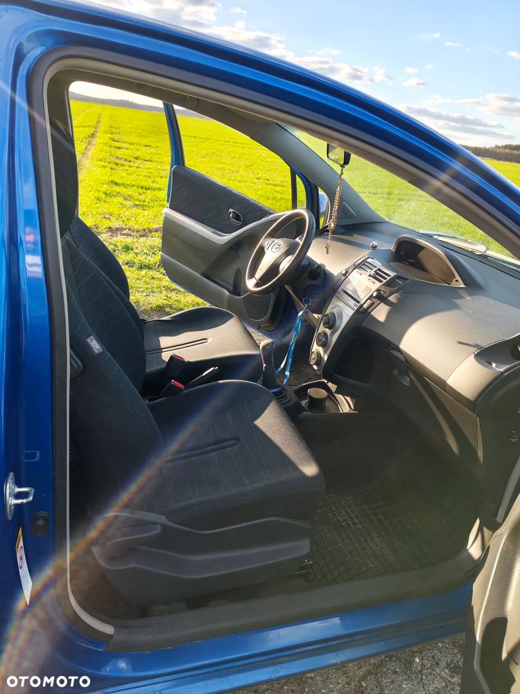 Toyota Yaris 1.3 - 12