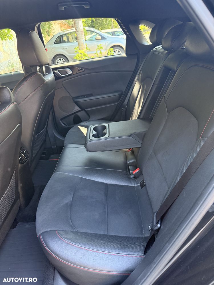 Kia Ceed 1.6 T-GDI 7DCT GT - 19