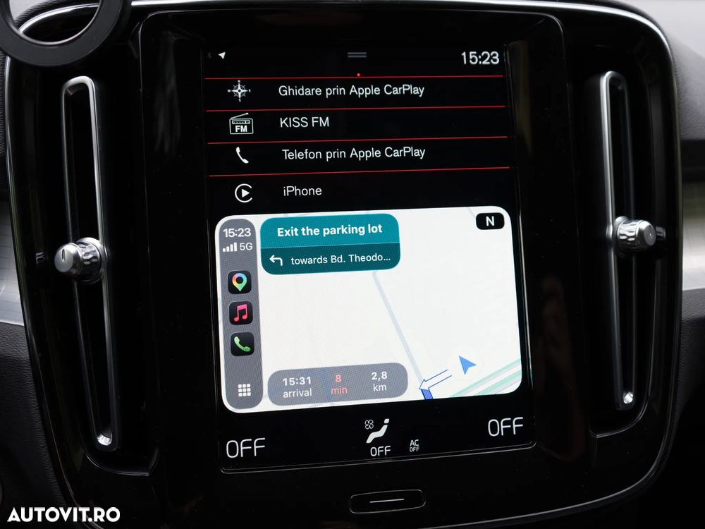 Volvo XC 40 B4 AT8 AWD Mild Hybrid Momentum Pro - 32