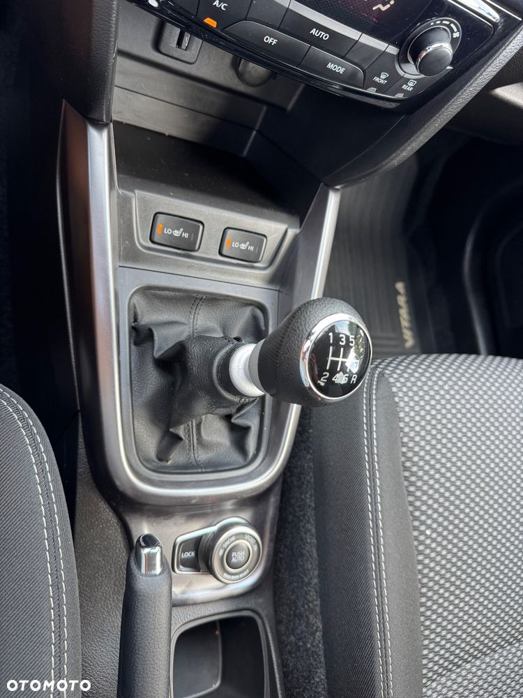 Suzuki Vitara 1.4 Boosterjet Premium 4WD - 26
