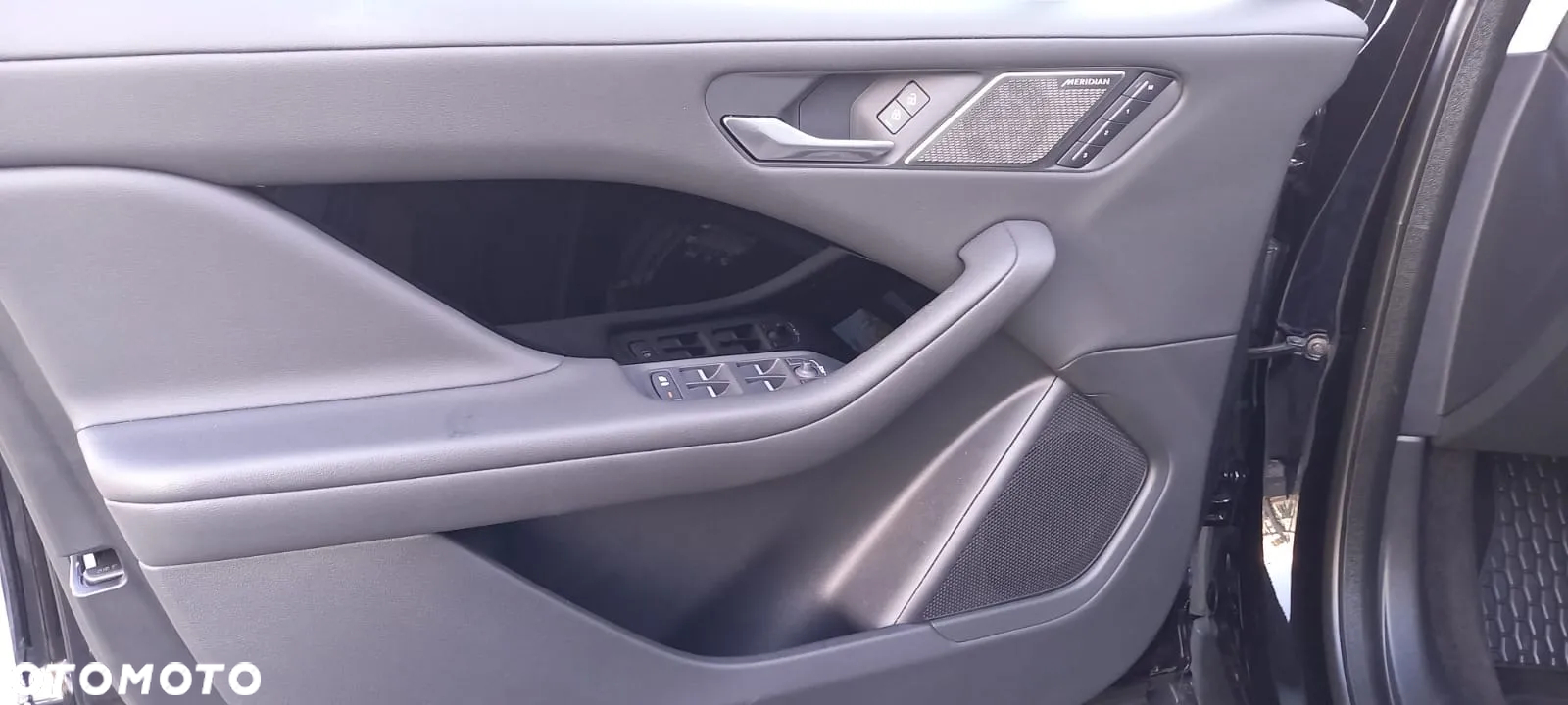 Jaguar I-Pace - 17
