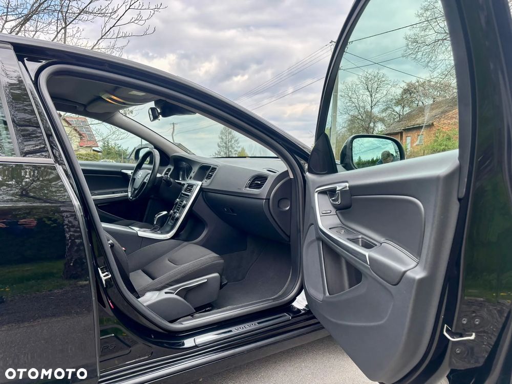 Volvo V60 D2 Geartronic - 27