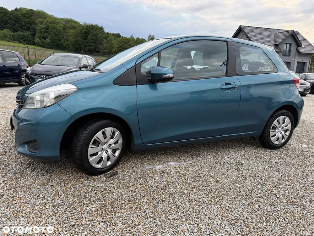 Toyota Yaris - 10