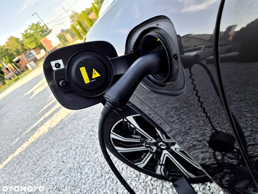 Volvo XC 60 T6 Plug-In Hybrid AWD Plus Black Edition - 29