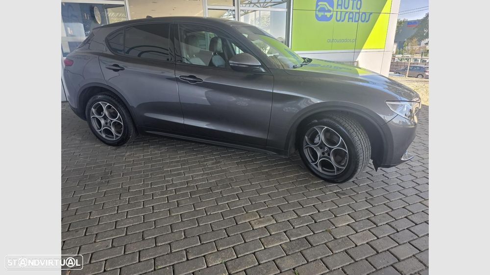 Alfa Romeo Stelvio 2.2 D Sprint AT8 - 6