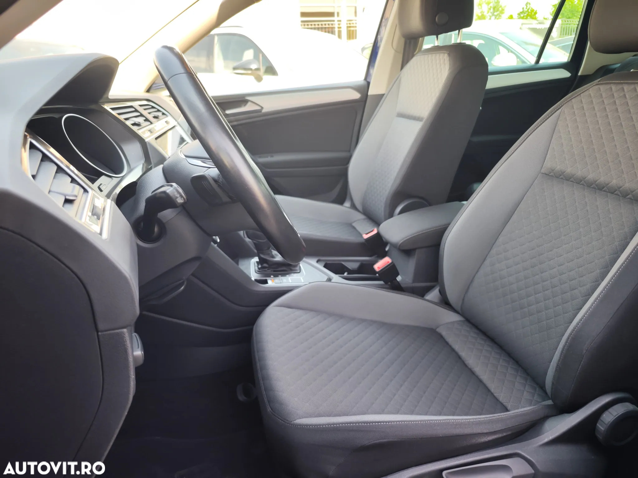 Volkswagen Tiguan 2.0 TDI DSG Base - 12