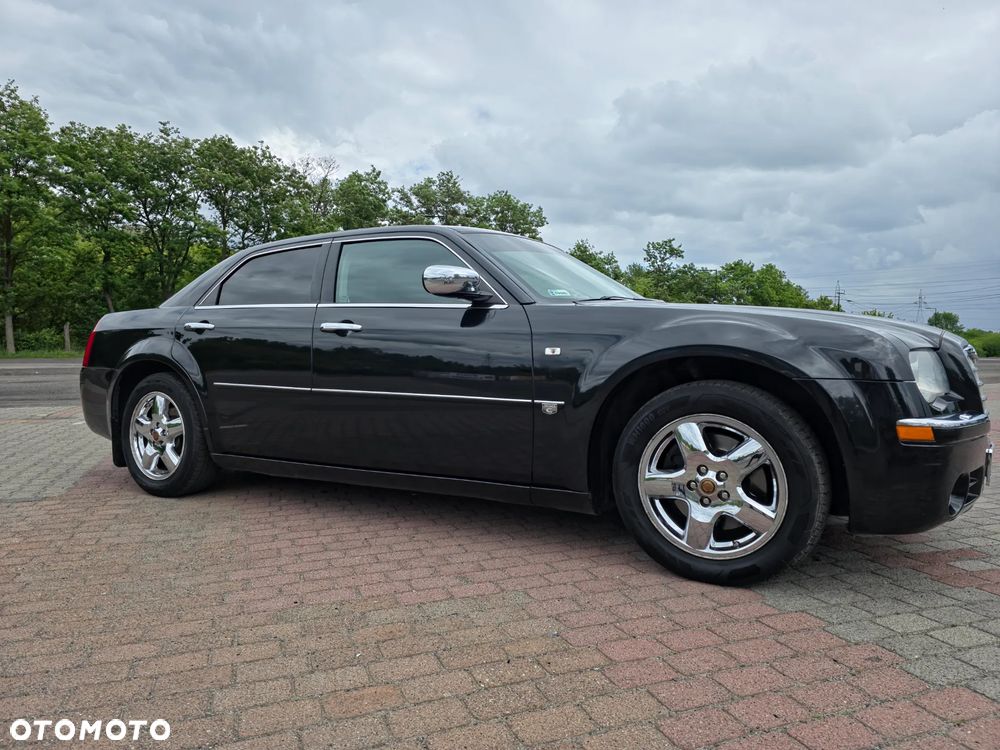 Chrysler 300C - 25