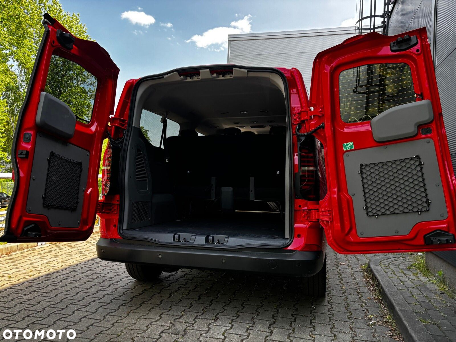 Volkswagen Nowa Caravelle 2.0 TDI 150 KM 6-manualna L2 - 12