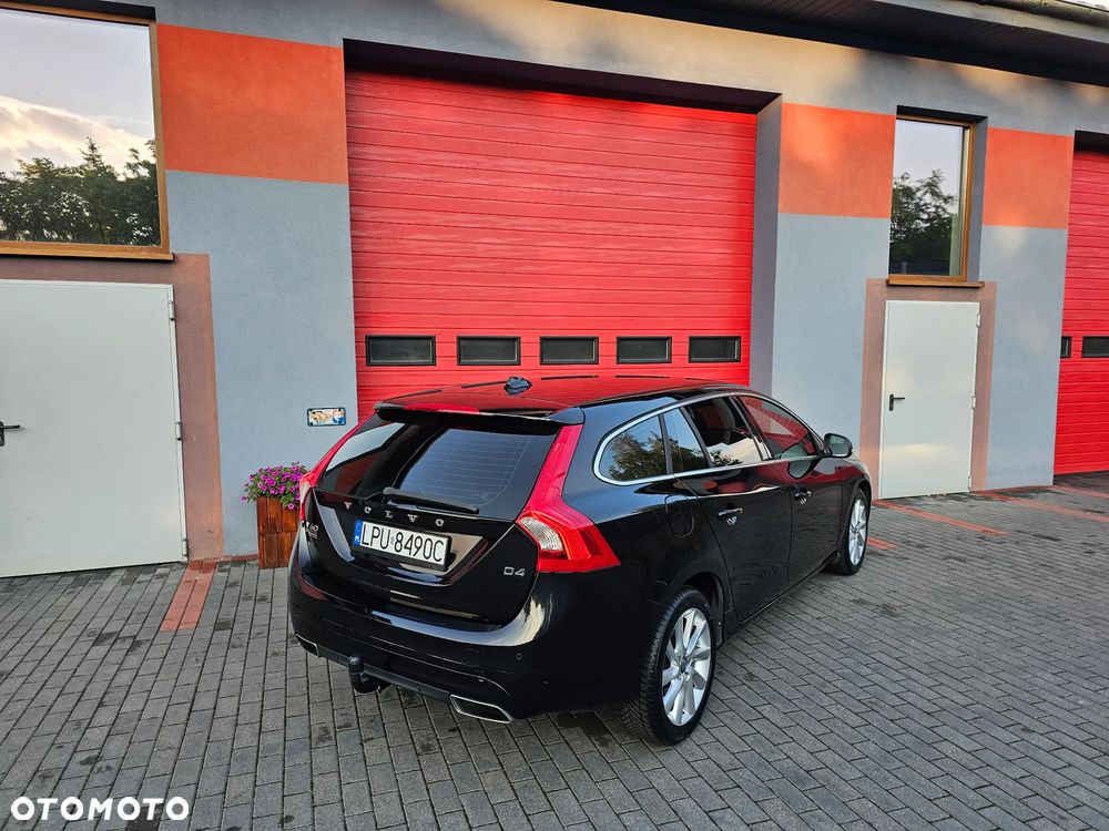Volvo V60 D4 Drive-E Momentum - 16